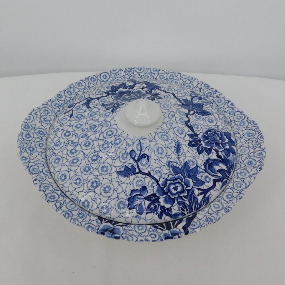 Johnson Brothers Lotus Blue Handled Vegetable Bowl Covered Lid 9.25" dia Vintage